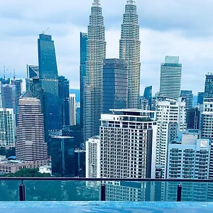 The Luxe Klcc By Comfort Dwellings Apartment